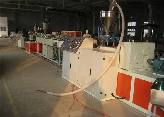 Πλήρως αυτόματες πλαστικές μηχανές εξώθησης σωληνώσεων/σωλήνας PVC που κατασκευάζει τη μηχανή