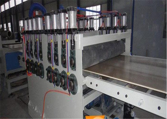 Ανθεκτική μηχανή πινάκων αφρού PVC WPC για τον πίνακα πορτών που κάνει, μηχανή δύναμης
