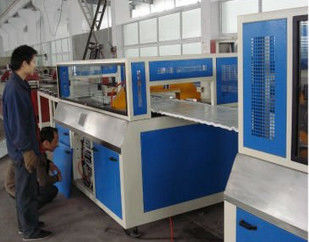Μηχανή πινάκων αφρού PVC επίπλων για το ράφι/γραφείο με τη διπλή κωνική βίδα