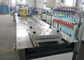 Αφρισμένες μηχανές πινάκων PVC οι WPC/wpc επιβιβάζονται στη γραμμή παραγωγής για τα έπιπλα και το γραφείο