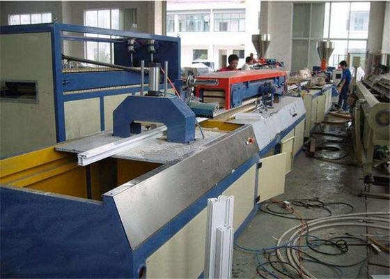Πλαστική γραμμή εξώθησης σχεδιαγράμματος PVC UPVC με 120 - 150 kg/h ικανότητας