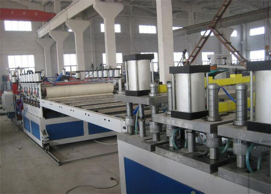 Μηχανή πινάκων αφρού PVC υψηλής αποδοτικότητας, διπλή γραμμή εξώθησης πινάκων βιδών πλαστική