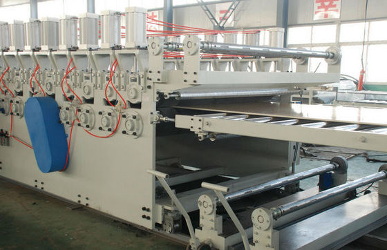 Ανακυκλωμένη μηχανή πινάκων αφρού PVC WPC CELUKA, WPC που ξεφλουδίζει τον εξωθητή πινάκων αφρού