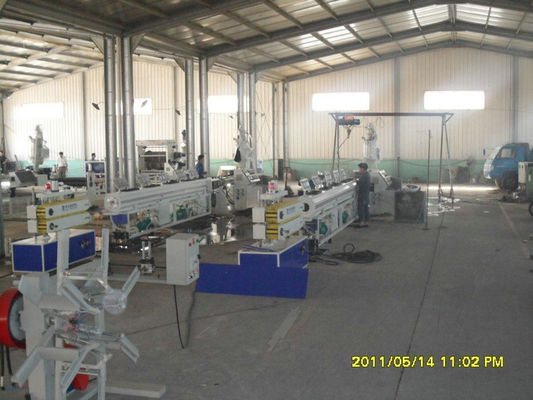 Πλαστική γραμμή εξώθησης σωλήνων, σωλήνας αγωγών PVC που κατασκευάζει τη μηχανή