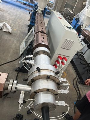 Καλή τιμή. Υψηλής απόδοσης γραμμή εκτόξευσης πλαστικών σωλήνων για PE PVC UPVC CPVC σε απευθείας σύνδεση