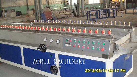 Καλή τιμή. Αυτόματη PVC γραμμή εξώθησης σχεδιαγράμματος παραθύρων πλαστική με τη διπλή βίδα 380V σε απευθείας σύνδεση