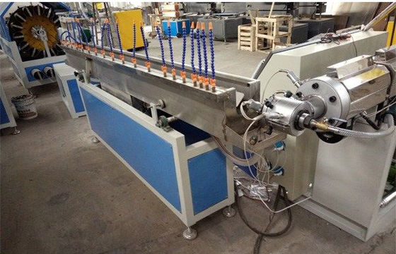 Καλή τιμή. Η πλαστική σωλήνων εξώθησης ίνα PVC βιδών γραμμών διπλή ενίσχυσε τη μαλακή γραμμή παραγωγής σωλήνων σε απευθείας σύνδεση