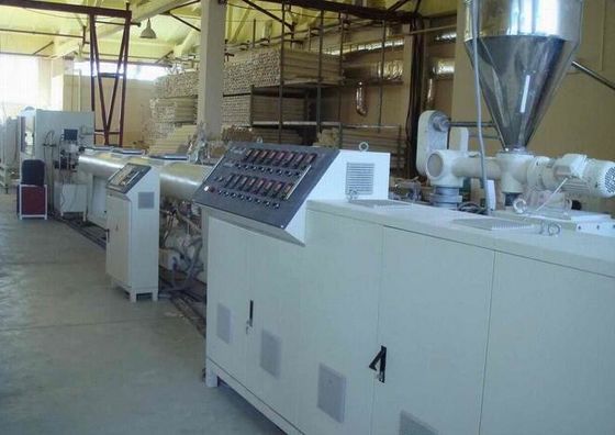 Καλή τιμή. Εύκαμπτη πλαστική γραμμή εξώθησης σωλήνων PVC/δίδυμος σωλήνας μανικών βιδών που κατασκευάζει τη μηχανή σε απευθείας σύνδεση