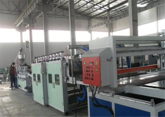 Καλή τιμή. Γραμμή παραγωγής πινάκων PVC WPC, PVC ημι - μεμβρανοειδής πίνακας αφρού που κατασκευάζει τη μηχανή σε απευθείας σύνδεση