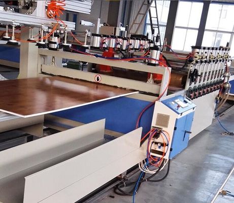 SJSZ80X156 Γραμμή παραγωγής πλακών αφρού PVC Μηχανή εκτόξευσης φύλλων Celuka υψηλής απόδοσης για βιομηχανική χρήση