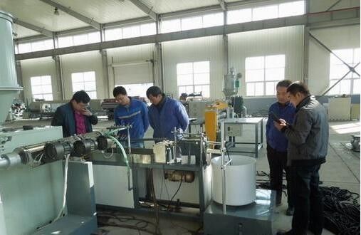 Καλή τιμή. Ηλεκτρικό εύκαμπτο καλωδίων CE ISO9001 αγωγών καλωδίων γραμμών εξώθησης προστασίας πλαστικό σε απευθείας σύνδεση