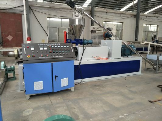 Ηλεκτρικό PVC καλωδίων πλαστικό κόκκων PVC βιδών μηχανών δίδυμο Pelletizing η μηχανή