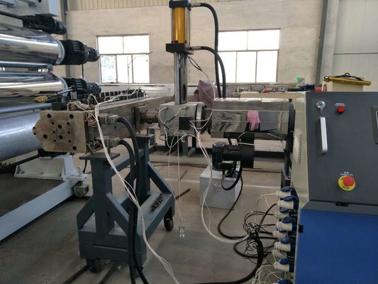 Καλή τιμή. Πλαστικός πίνακας PVC WPC που κάνει τα μηχανήματα/τον αφρό PVC WPC να επιβιβαστούν στα μηχανήματα εξώθησης σε απευθείας σύνδεση