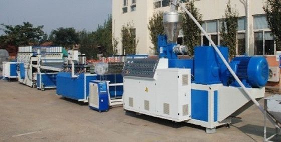 Καλή τιμή. Μηχανή πινάκων αφρού επίπλων PVC, αυτόματος διπλός κωνικός εξωθητής βιδών σε απευθείας σύνδεση