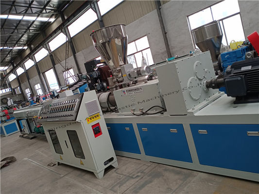 110kw διπλή γραμμή 120Kg/H εξώθησης σωλήνων PVC βιδών