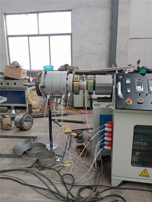 Γραμμή παραγωγής ηλεκτρικών σωλήνων PVC Γραμμή παραγωγής σωλήνων PVC υψηλής ταχύτητας